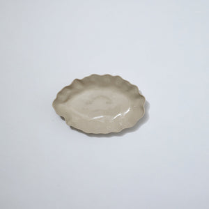 Marmoset Found Ruffle Rectangle Platter Chalk White (M)