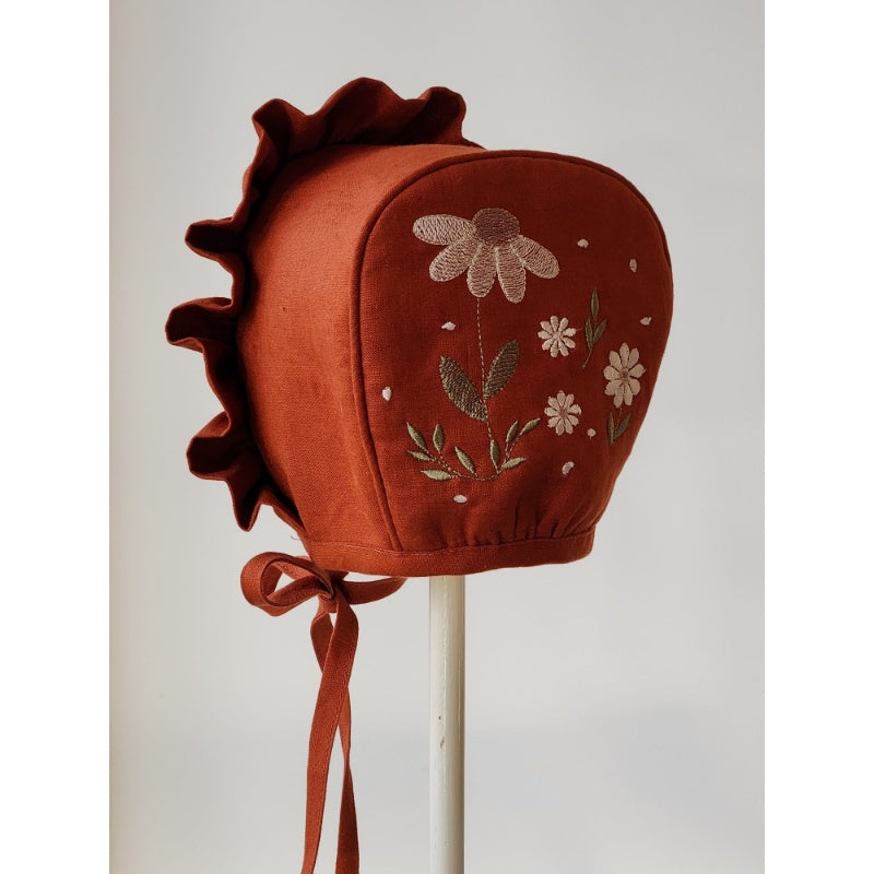 Small Dreams Exclusive Linen Bonnet, Tan with Embroidered Daisy Posy 6-12mth